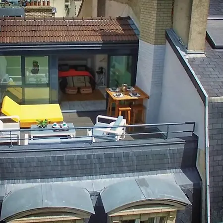 Apartment Centre : Lumineux Et Atypique 46, Place D'erlon *