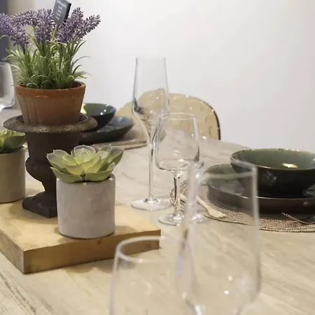 Apartment Centre : Lumineux Et Atypique 46, Place D'erlon