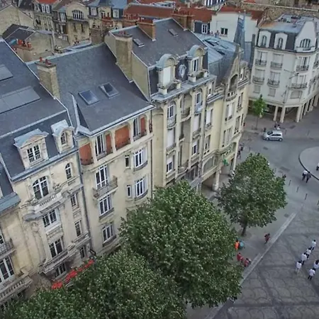 Apartman Centre : Lumineux Et Atypique 46, Place D'erlon