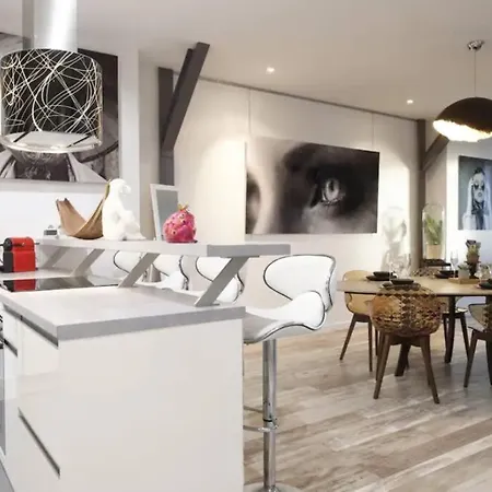 Centre : Lumineux Et Atypique 46, Place D'erlon Apartment Reims