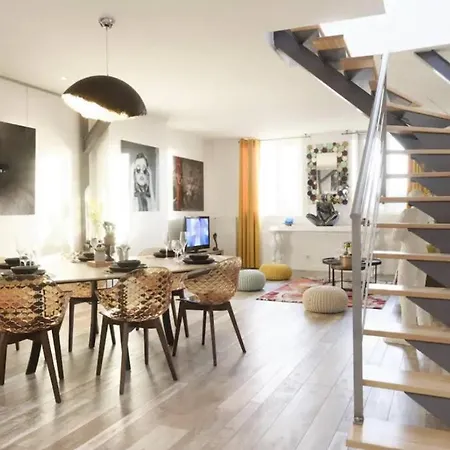 Centre : Lumineux Et Atypique 46, Place D'erlon Reims